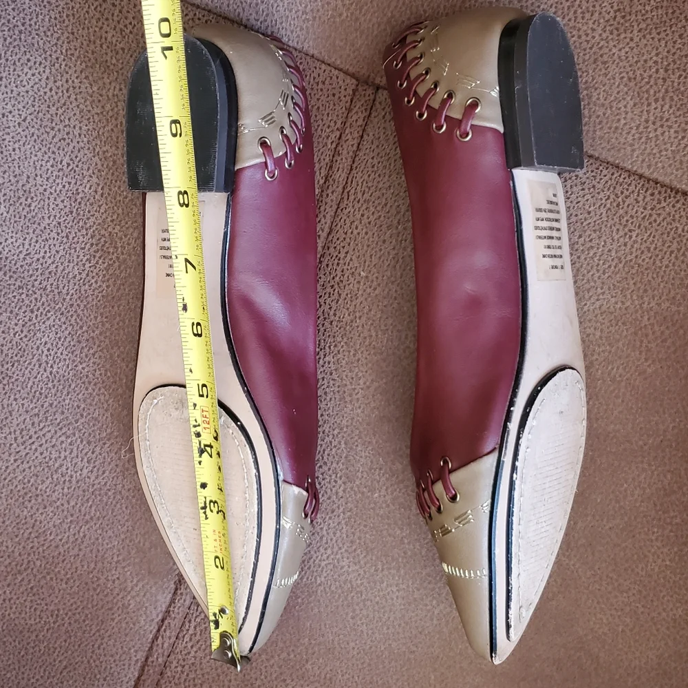 Avon Mark 80s style color blocked women's flats burgundy, taupe size 7